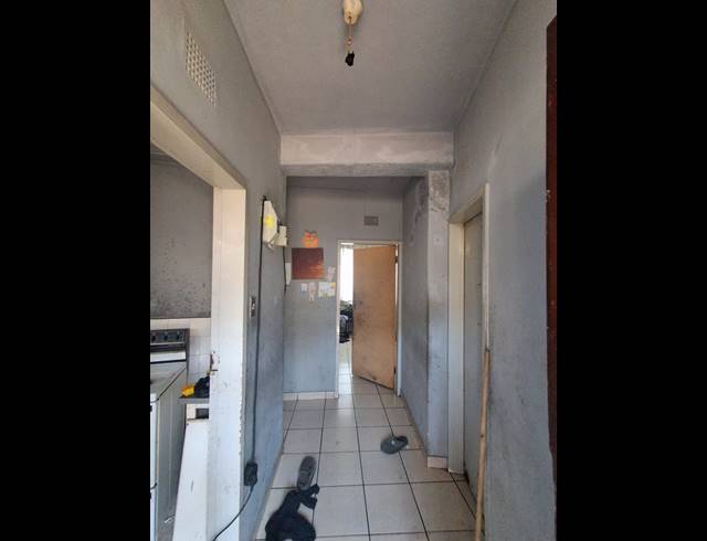 1 BEDROOM FLAT FOR SALE IN VEREENIGING CENTRAL